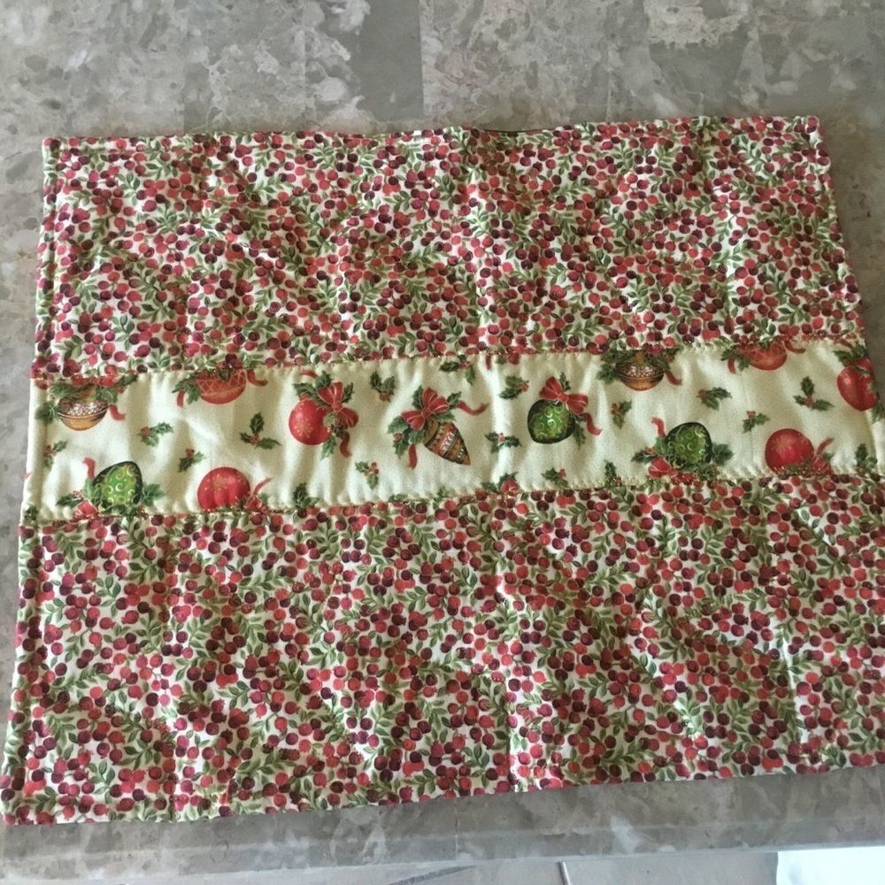 NWT Hand Crafted Quilted Holiday Runner
